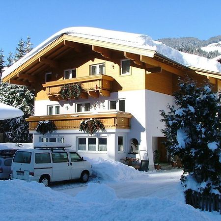 Glemmy Appartements Inkl Sommercard Viehhofen Exteriör bild