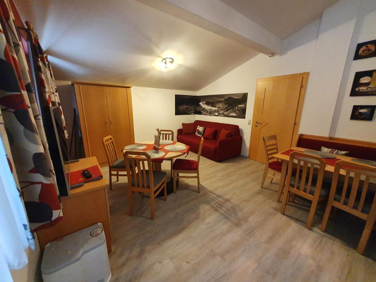 Glemmy Appartements Inkl Sommercard Viehhofen Exteriör bild