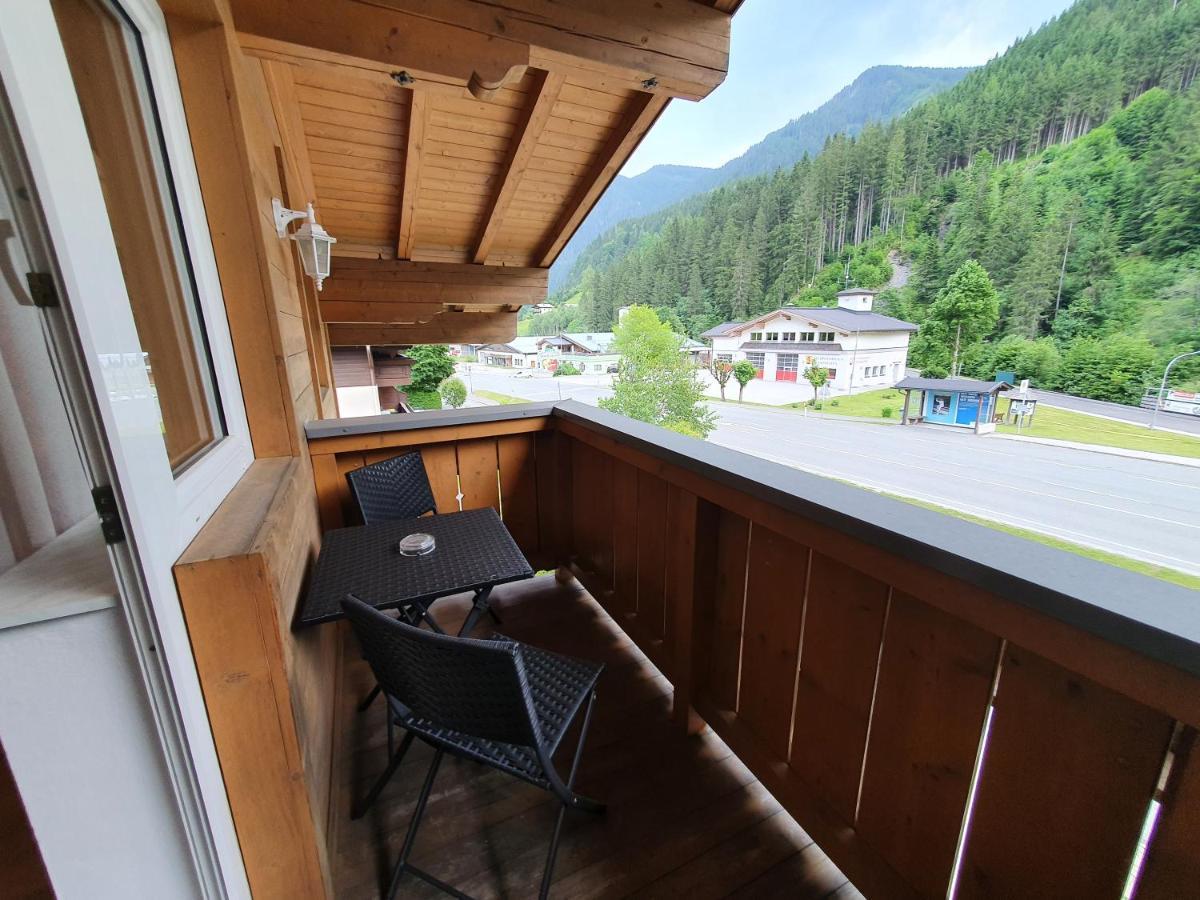 Glemmy Appartements Inkl Sommercard Viehhofen Exteriör bild