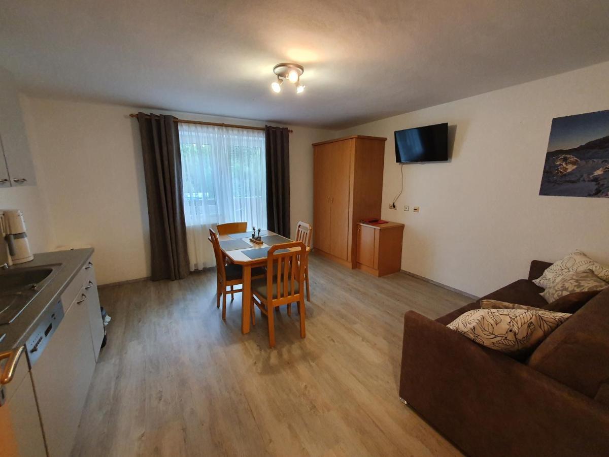 Glemmy Appartements Inkl Sommercard Viehhofen Exteriör bild