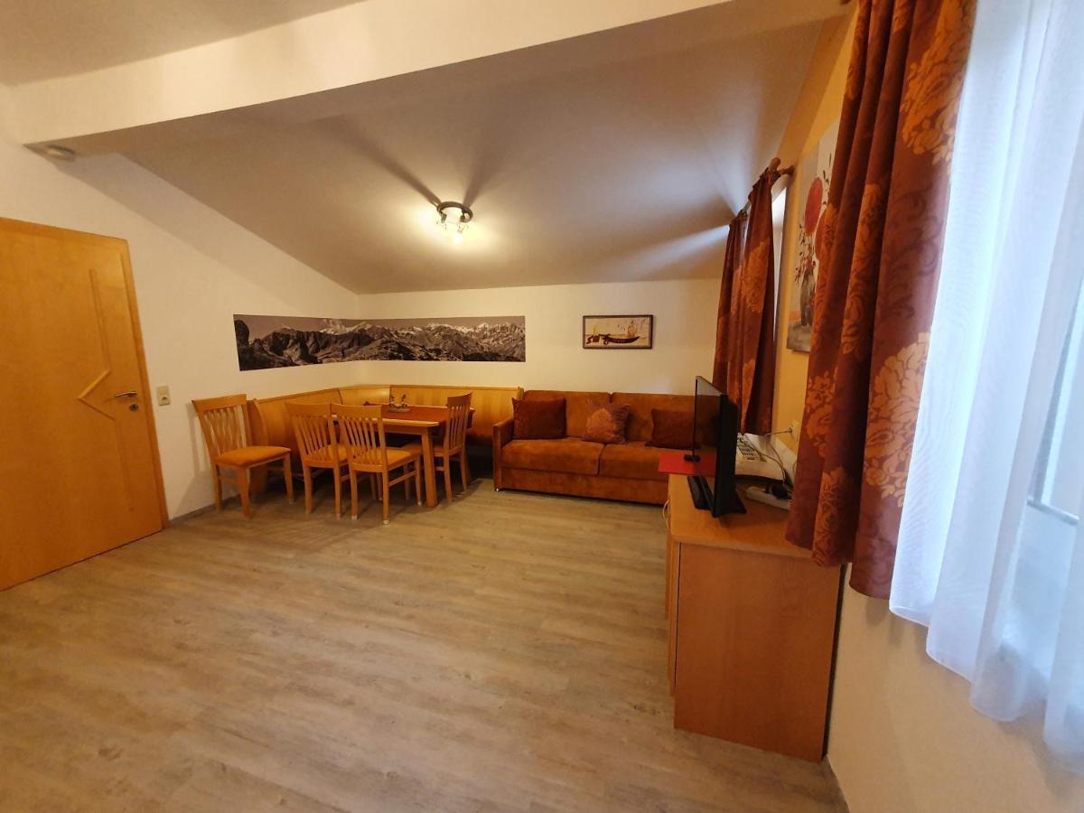Glemmy Appartements Inkl Sommercard Viehhofen Exteriör bild