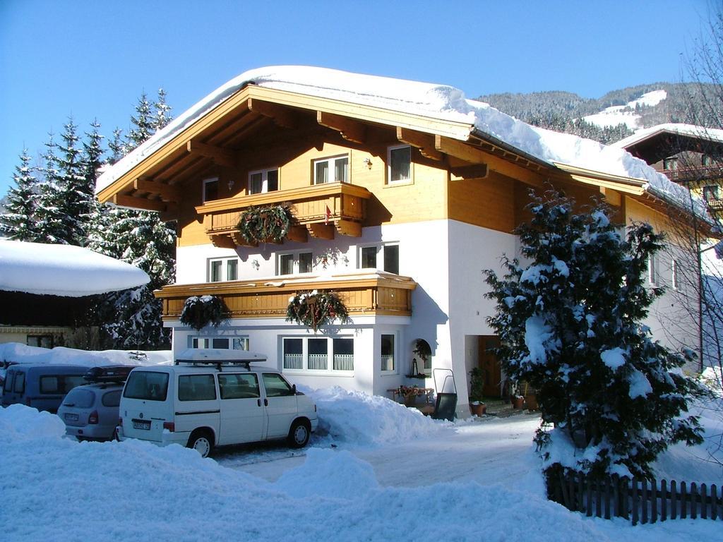 Glemmy Appartements Inkl Sommercard Viehhofen Exteriör bild