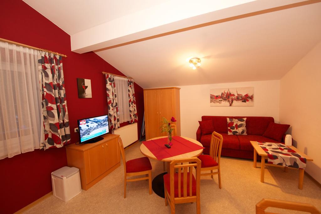 Glemmy Appartements Inkl Sommercard Viehhofen Exteriör bild